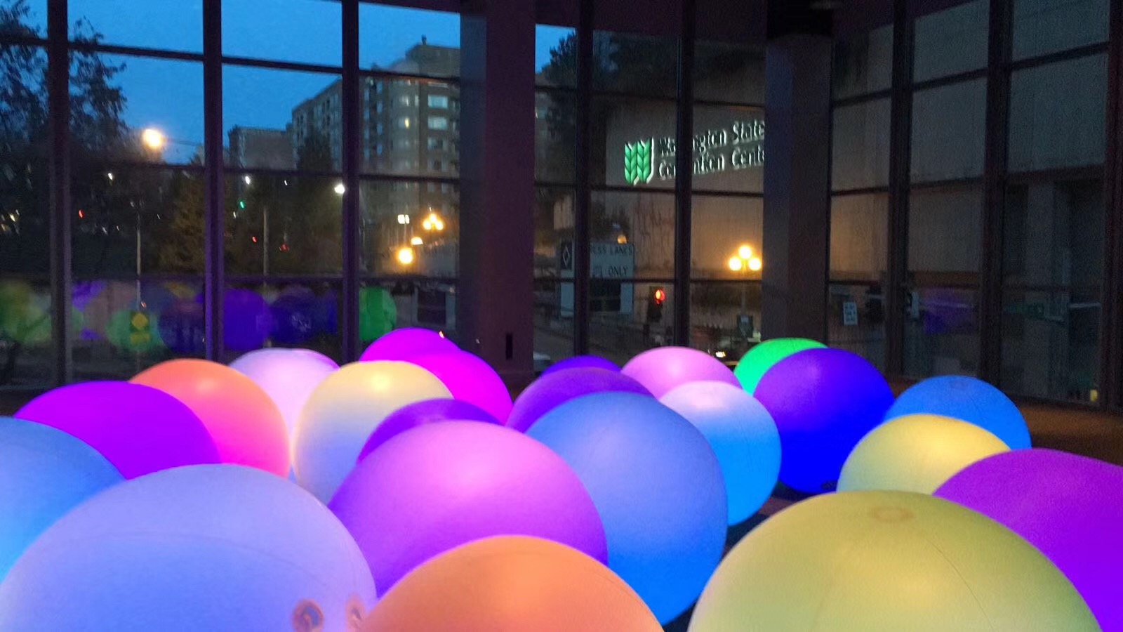 Palla Gonfiabile LED Colorata  - Led Balloon Light recensione e prezzo